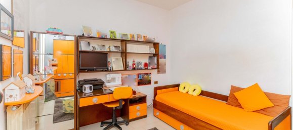 3-salle Appartement à Sedriano, Italy No. 330374 4