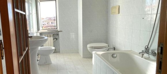 4 rooms Apartment in Giugliano in Campania, Italy No. 114776 6