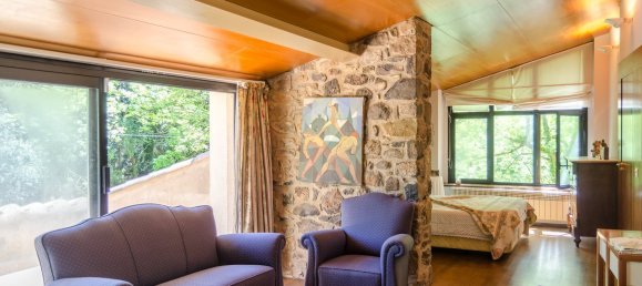 Villa de 3 dormitorios en Santa Pau, Spain No. 4829 11