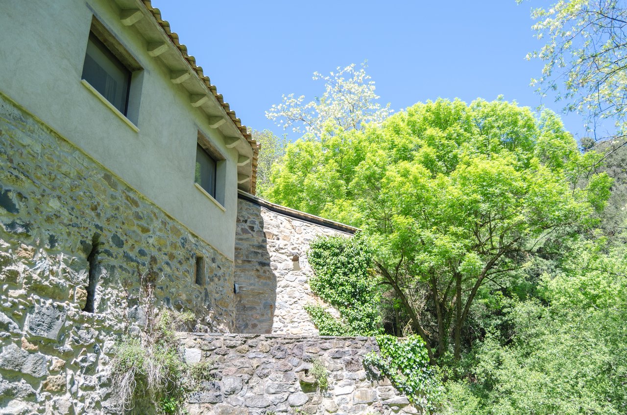 Villa de 3 dormitorios en Santa Pau, Spain No. 4829