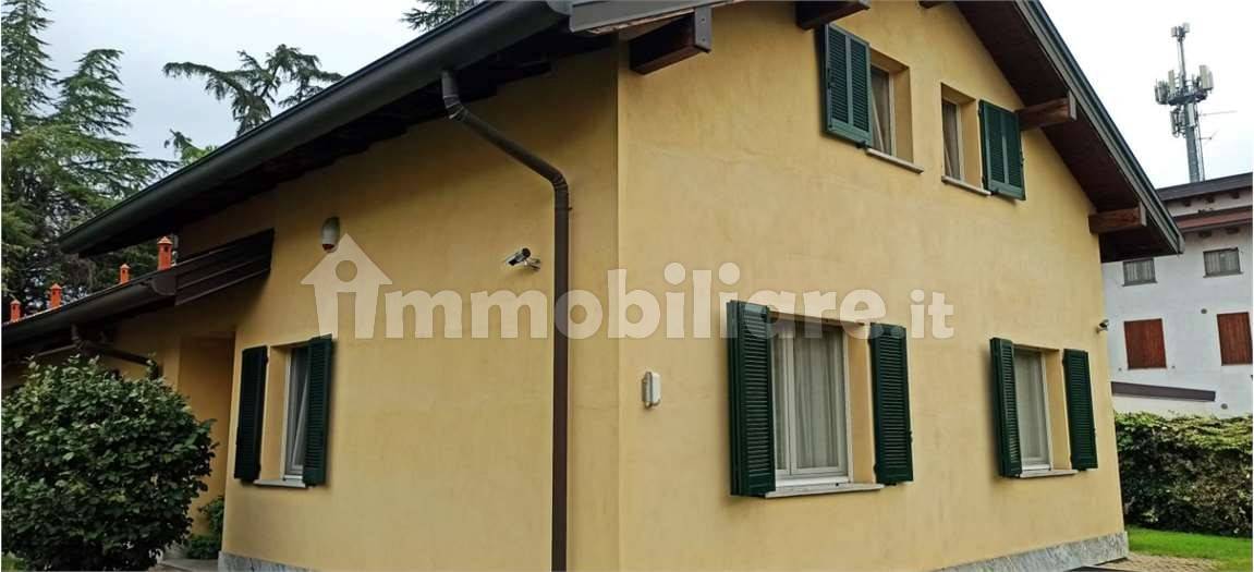 Villa de 2 dormitorios en Vigevano, Italy No. 303530