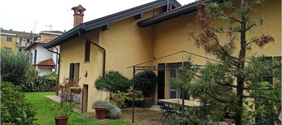 2 bedrooms Villa in Vigevano, Italy No. 303530 2