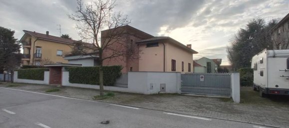 4 rooms Villa in Mezzago, Italy No. 7740 18