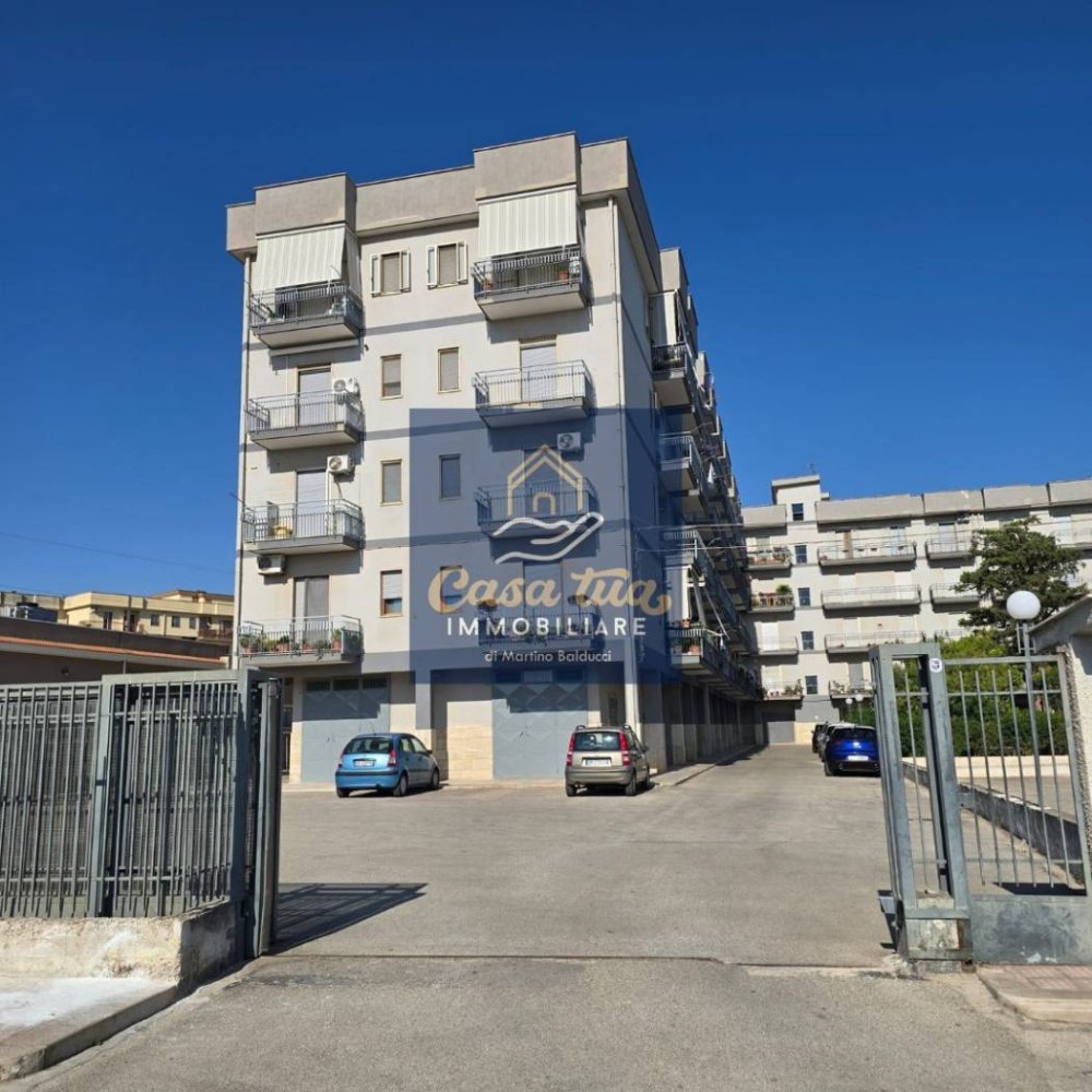 3 bedrooms Apartment in Corato, Italy No. 335694