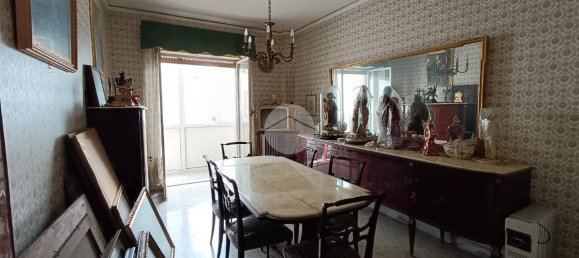 4-Zimmer Wohnung in Naples, Italy, Nr. 37488 4