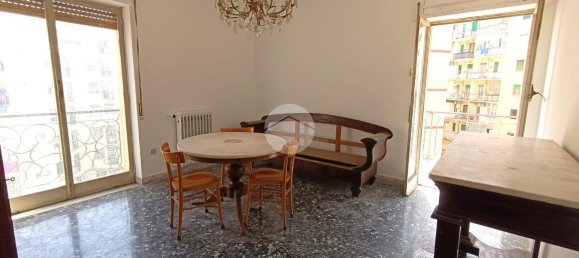 4-Zimmer Wohnung in Naples, Italy, Nr. 37488 8