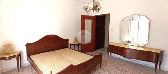 4-Zimmer Wohnung in Naples, Italy, Nr. 37488 13