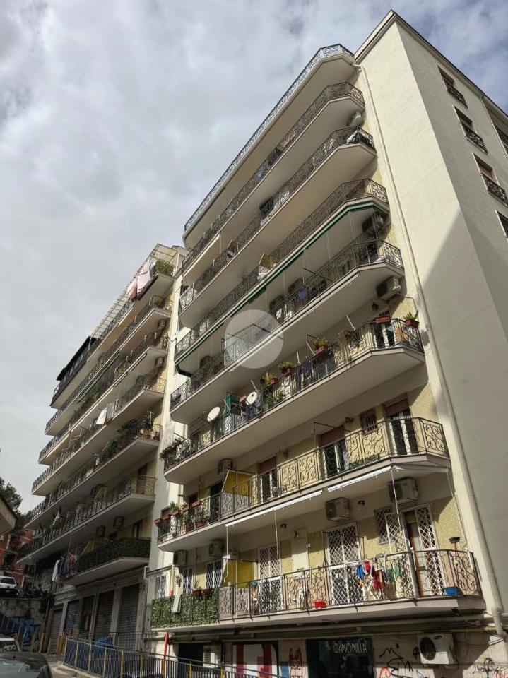 4-Zimmer Wohnung in Naples, Italy, Nr. 37488