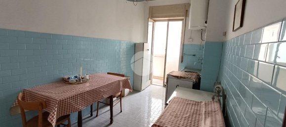 4-Zimmer Wohnung in Naples, Italy, Nr. 37488 16