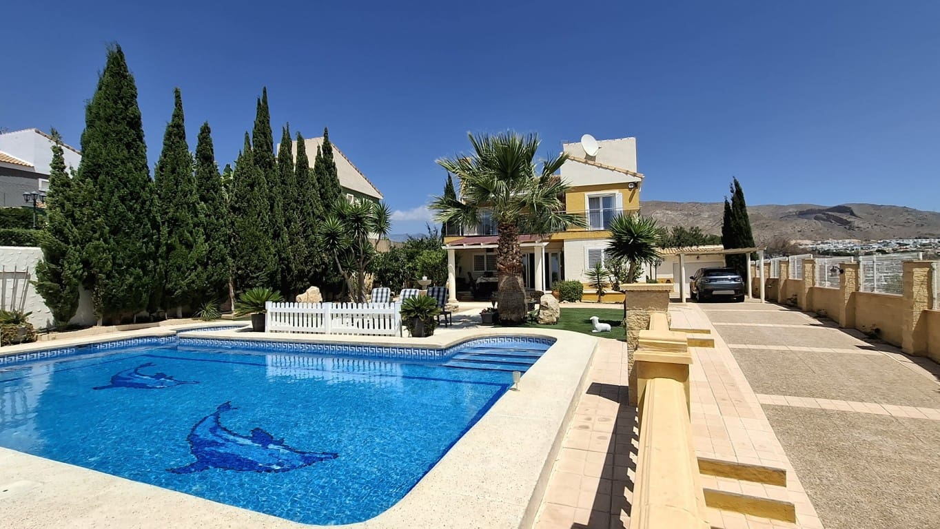 Casa de 5 dormitorios en Alicante, Spain No. 177194