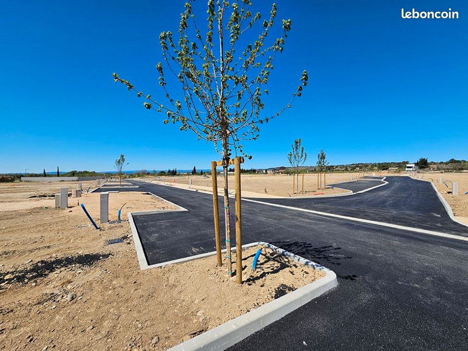 388m² Land in Nissan-lez-Enserune, France No. 77001