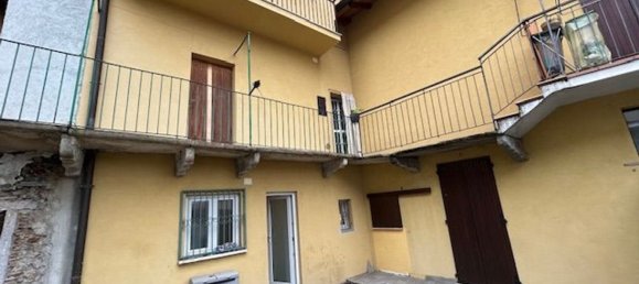 2 rooms Duplex in Varese, Italy No. 67414 2