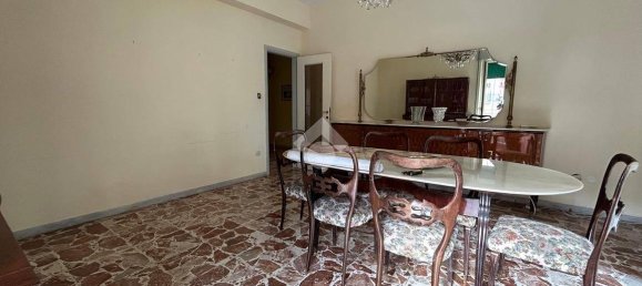 Apartamento de 3 dormitorios en Cosenza, Italy No. 32712 3