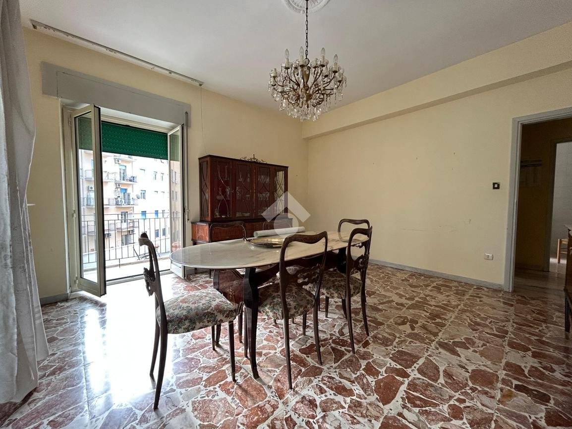 Apartamento de 3 dormitorios en Cosenza, Italy No. 32712
