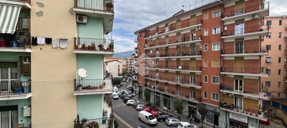 Apartamento de 3 dormitorios en Cosenza, Italy No. 32712 5