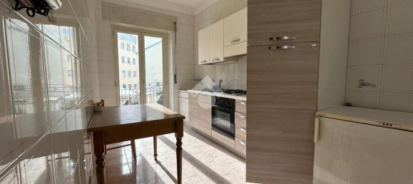 Apartamento de 3 dormitorios en Cosenza, Italy No. 32712 9