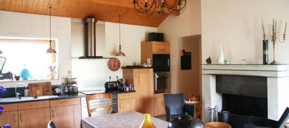 5 bedrooms House in Saint-Etienne-de-Montluc, France No. 281351 5