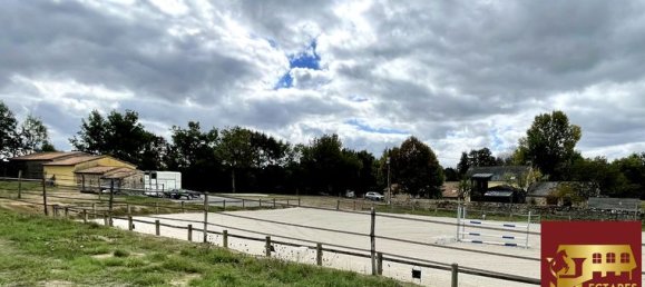 5 bedrooms House in Saint-Etienne-de-Montluc, France No. 281351 9