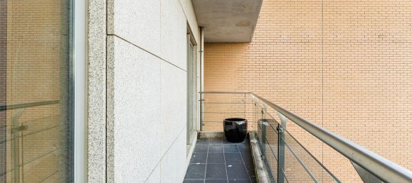 3 bedrooms Apartment in Porto, Portugal No. 97702 26