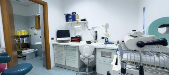 3 rooms Apartment in Dormelletto, Italy No. 129768 6