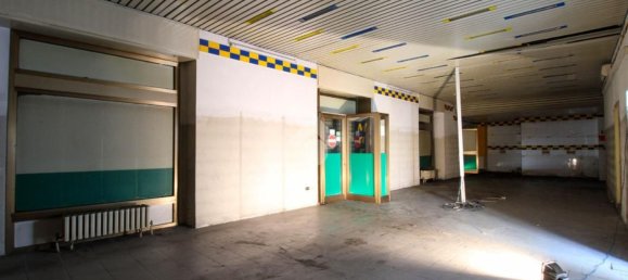 Gewerbliche Immobilie in Sirtori, Italy 150m², Nr. 78326 15