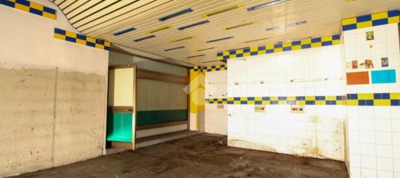 Gewerbliche Immobilie in Sirtori, Italy 150m², Nr. 78326 12