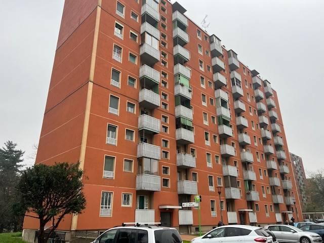 3 rooms Apartment in Milan, Italy No. 242438