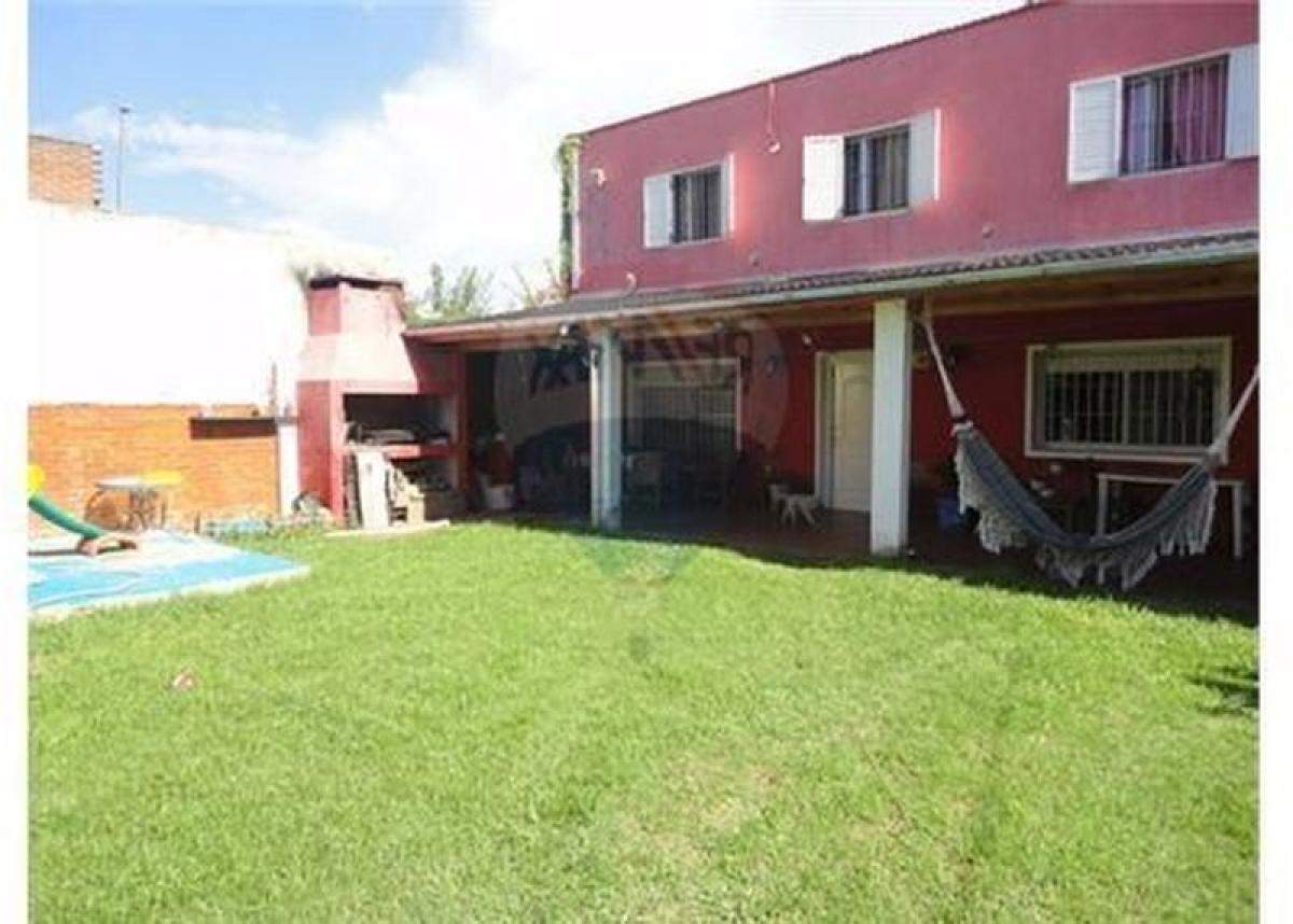 2 bedrooms House in Escobar, Argentina No. 3695