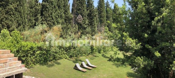 8 bedrooms Villa in Siena, Italy No. 1887 2