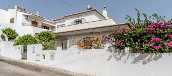 4 غرف نوم فيلا في Alvor, Portugal رقم 26970 32