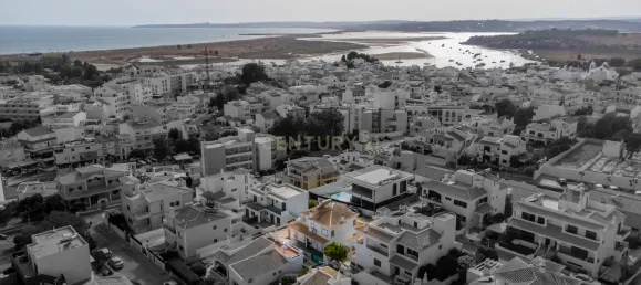 4 غرف نوم فيلا في Alvor, Portugal رقم 26970 36