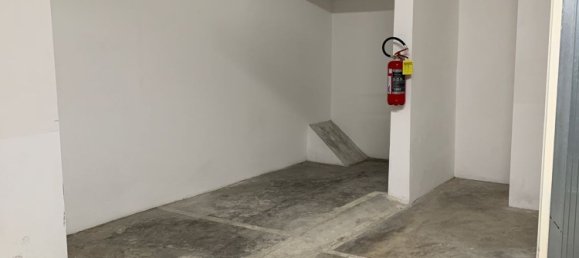 Garaje en Florence, Italy 11 m² No. 254266 2