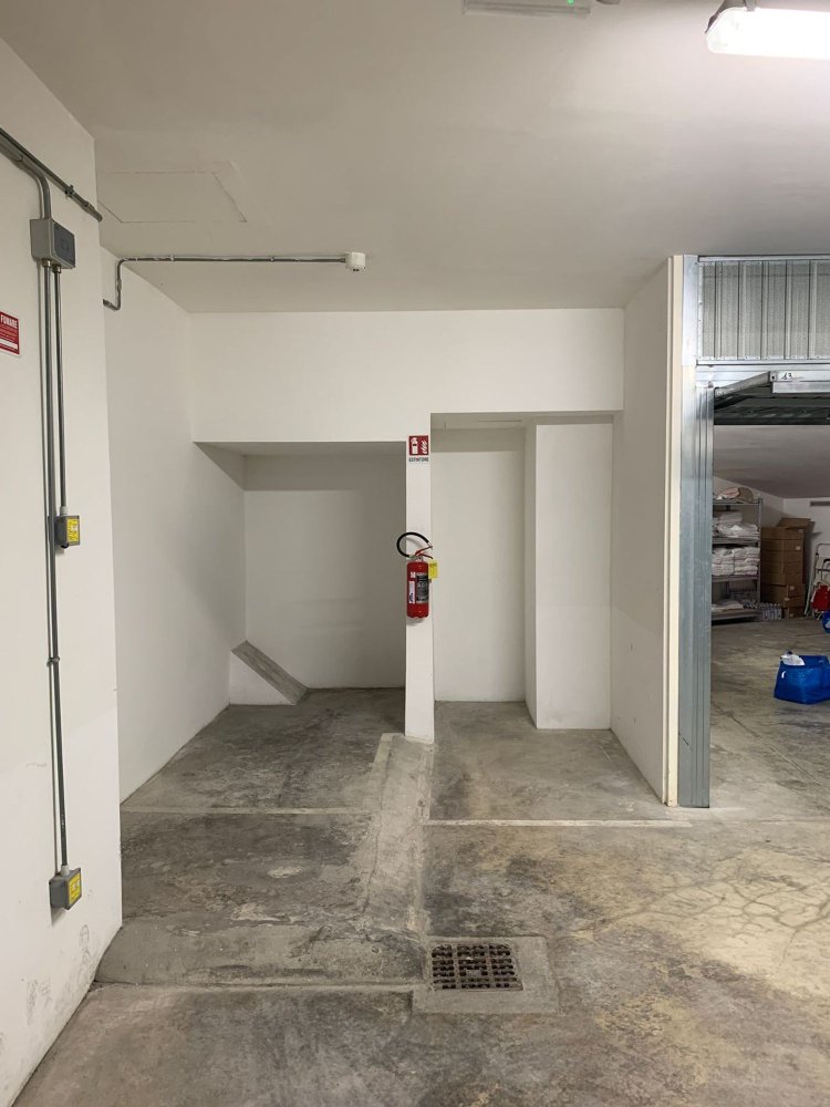 Garaje en Florence, Italy 11 m² No. 254266