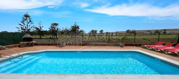 4 bedrooms Villa in Caleta De Fuste, Spain No. 149199 13
