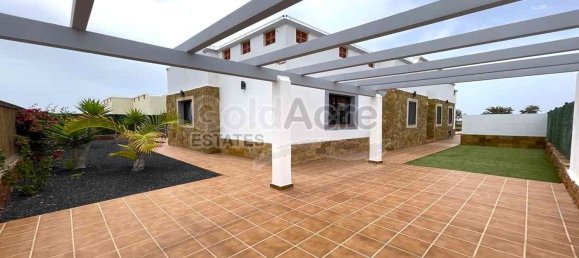 4 bedrooms Villa in Caleta De Fuste, Spain No. 149199 6