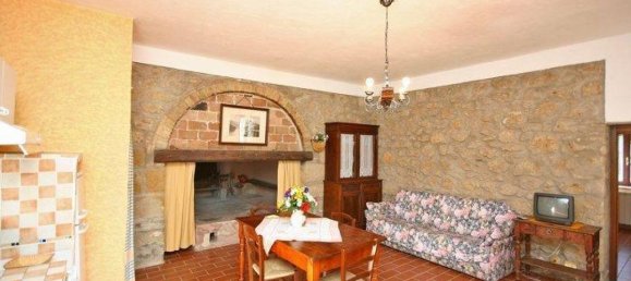 9 غرف نوم مزرعة في Volterra, Italy رقم 255 4