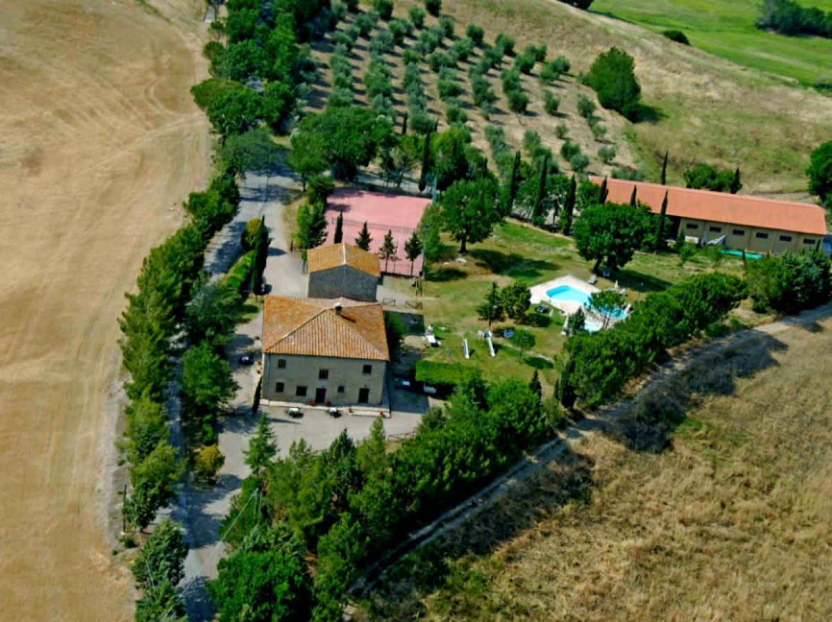 9 غرف نوم مزرعة في Volterra, Italy رقم 255