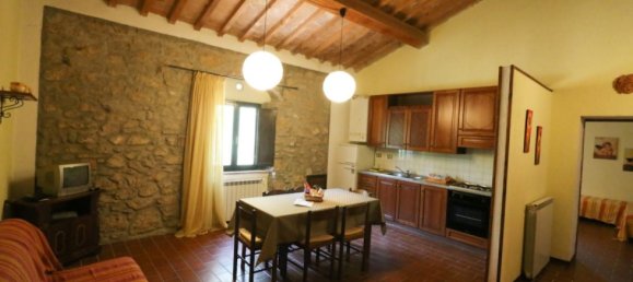 9 غرف نوم مزرعة في Volterra, Italy رقم 255 6