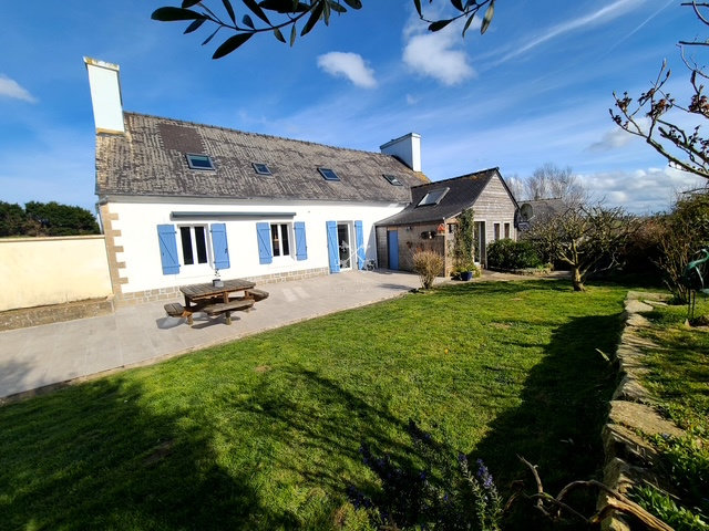 5 bedrooms House in Saint-Pabu, France No. 275405