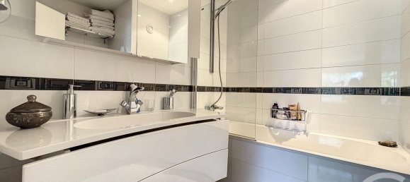 3 bedrooms Apartment in Puteaux, France No. 164085 9