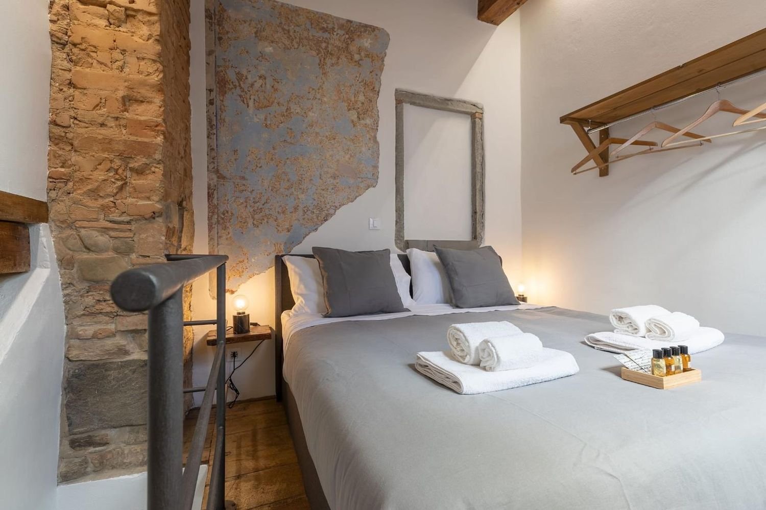 2 bedrooms Duplex in Florence, Italy No. 380210