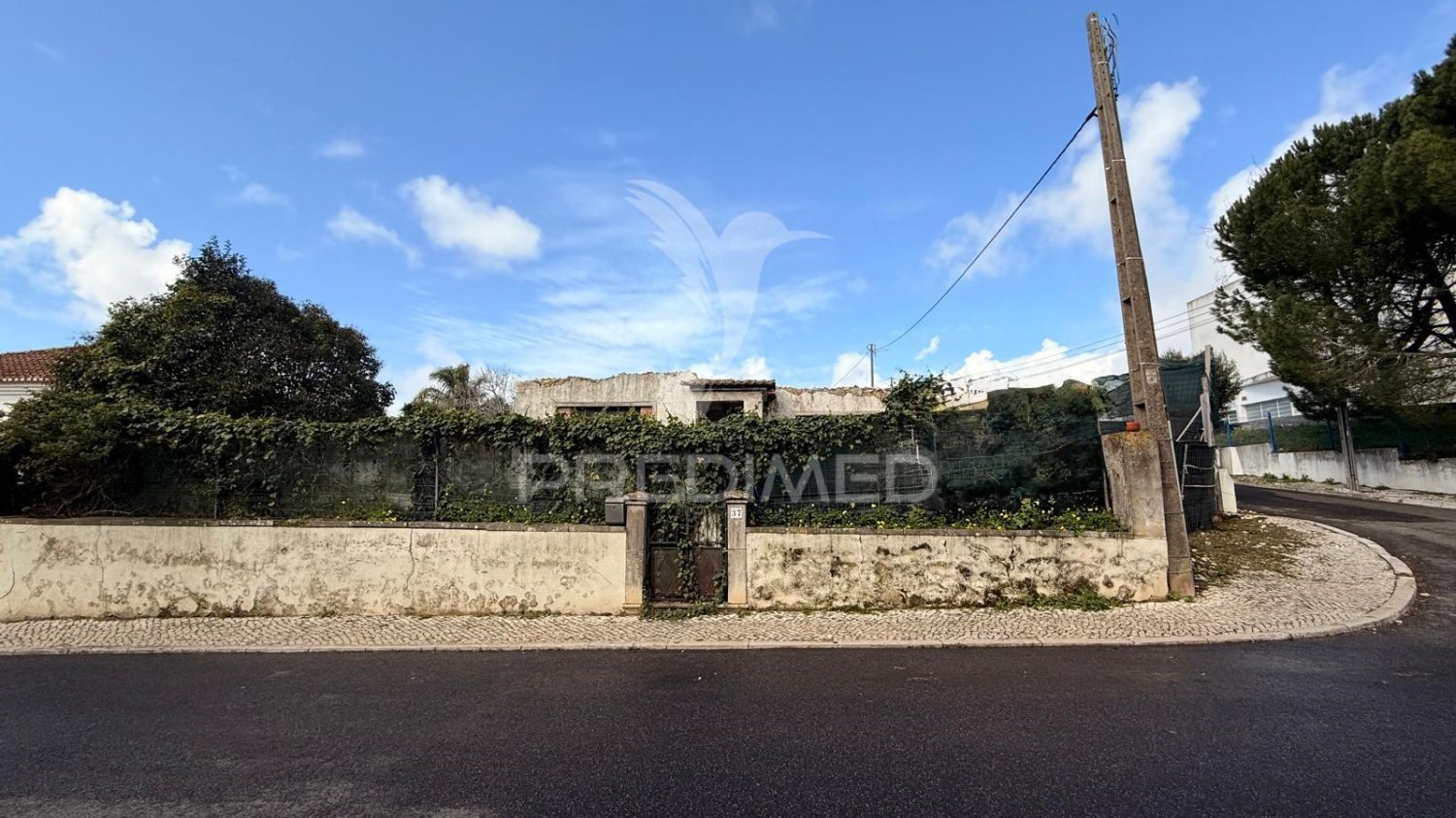 243m² Land in Rio de Mouro, Portugal No. 147211
