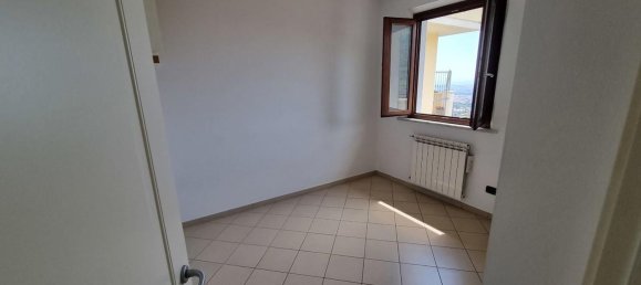 5 rooms House in Massa, Italy No. 87209 3