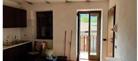 6 rooms Apartment in Luino, Italy No. 12960 2