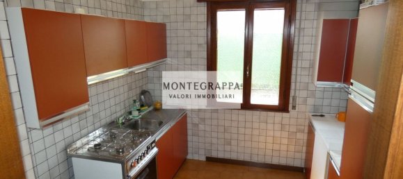 4 bedrooms House in Castelfranco Veneto, Italy No. 359178 3