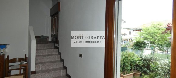 4 bedrooms House in Castelfranco Veneto, Italy No. 359178 7