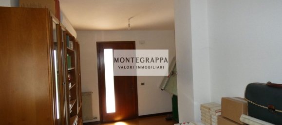 4 bedrooms House in Castelfranco Veneto, Italy No. 359178 5