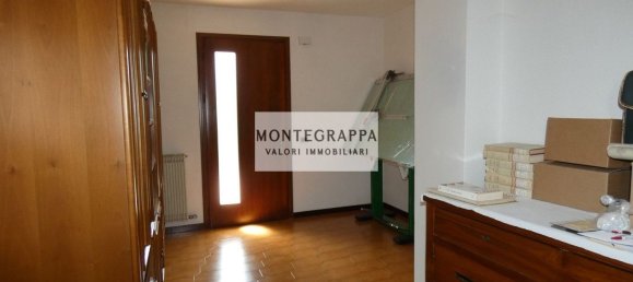4 bedrooms House in Castelfranco Veneto, Italy No. 359178 6