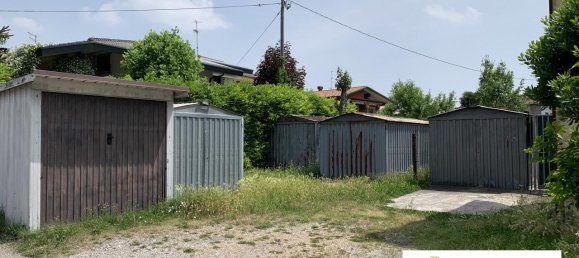 Дом с 9 комнатами в Кампанья Лупия, Италия № 21839 2