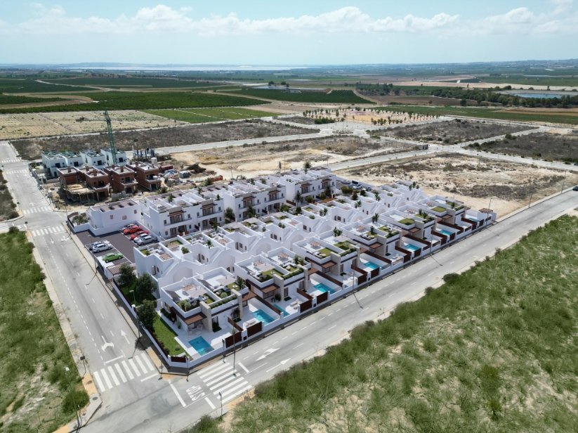 2 bedrooms House in Valencian Community, Spain No. 286001